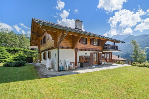 Spacieux chalet familial, salle de billard, carnotzet, vue panoramique 1