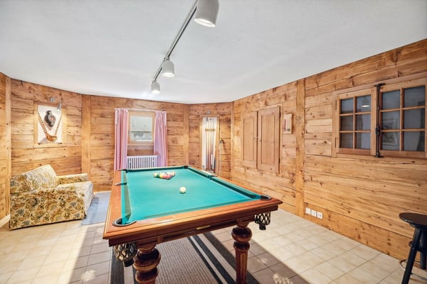 Spacieux chalet familial, salle de billard, carnotzet, vue panoramique 6