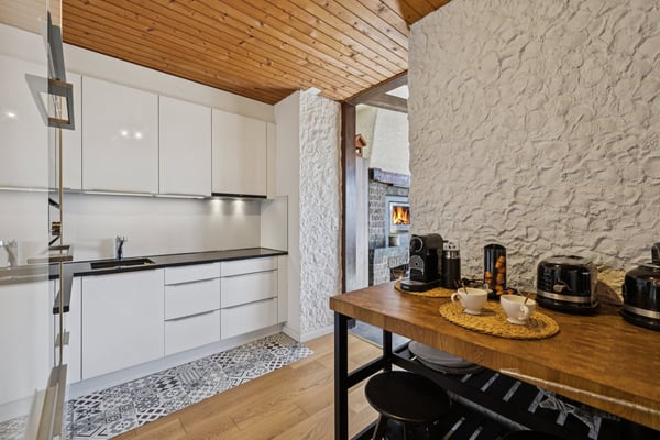 A Villars, 4p lumineux, rénové, avec entrée privative, possibilité pro 9