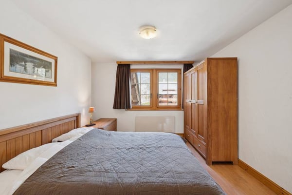 Villars, emplacement privilégié 3,5p avec cachet, grand balcon, belle 13