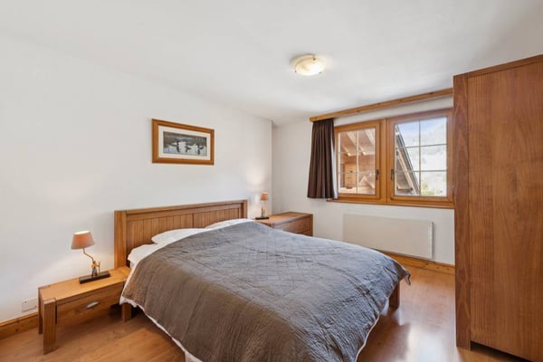 Villars, emplacement privilégié 3,5p avec cachet, grand balcon, belle 11