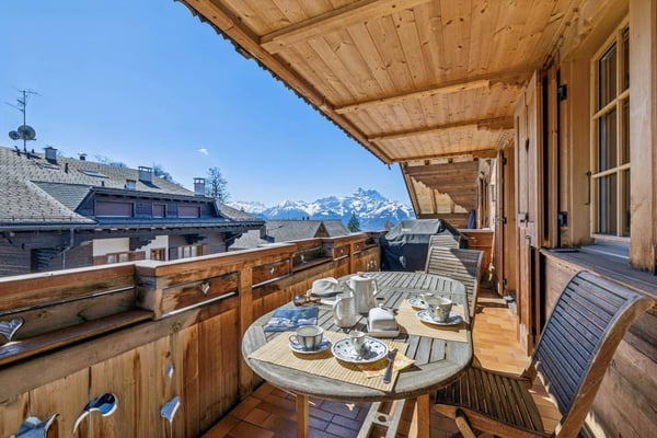 Villars, emplacement privilégié 3,5p avec cachet, grand balcon, belle 8