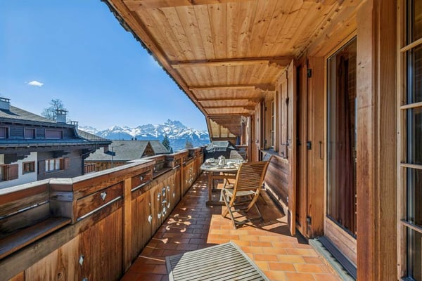 Villars, emplacement privilégié 3,5p avec cachet, grand balcon, belle 9