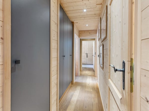 Chic & Cozy 4.5p avec cheminée, balcons, vue, spa, 2 parkings 11