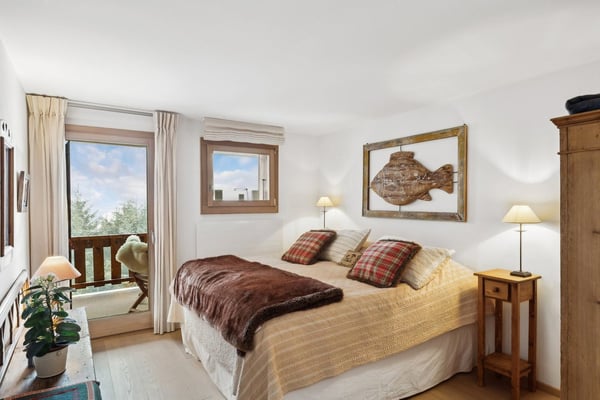 Très beau 6 pces, 3 balcons sud, belle vue, calme, proche des pistes 9