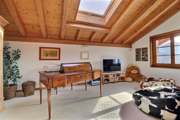 Une Ode à la sérénité, luxueux & spacieux chalet avec vue panorami 9
