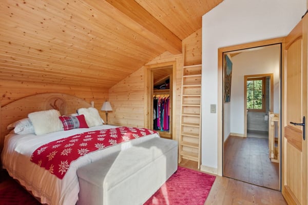 Chalet avec home cinema /  jacuzzi intérieur / Vue panoramique 12