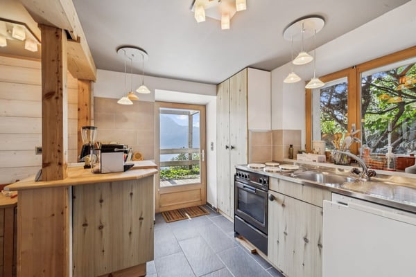 Chalet rénové sur les hauteurs de Gryon, studio indépendant, vue impre 9