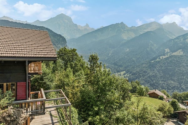 Chalet rénové sur les hauteurs de Gryon, studio indépendant, vue impre