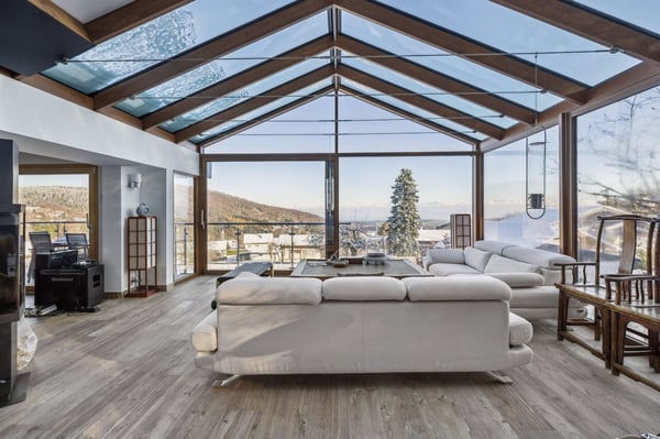 Villa et terrain constructible : calme, nature et vue lac 2