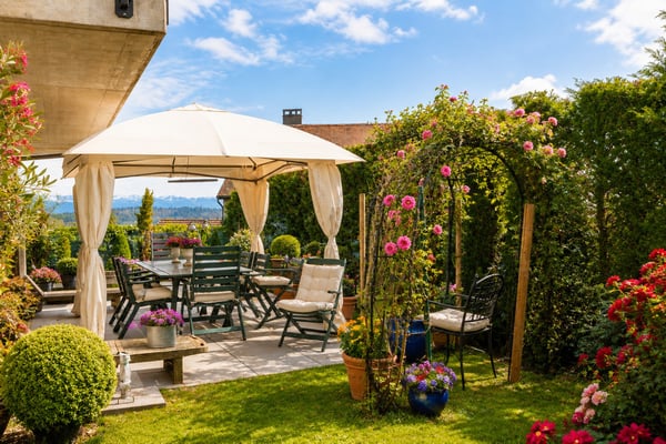 ELEGANT APPARTEMENT GRAND JARDIN,GRANDE TERRASSE VUE ALPES ET LAC