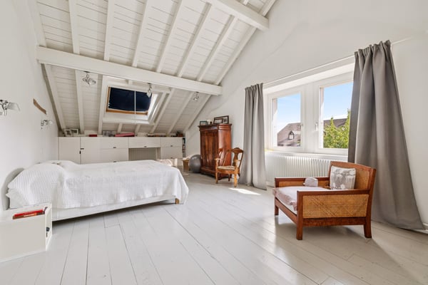 Maison familiale de village rénovée avec soin et piscine 9