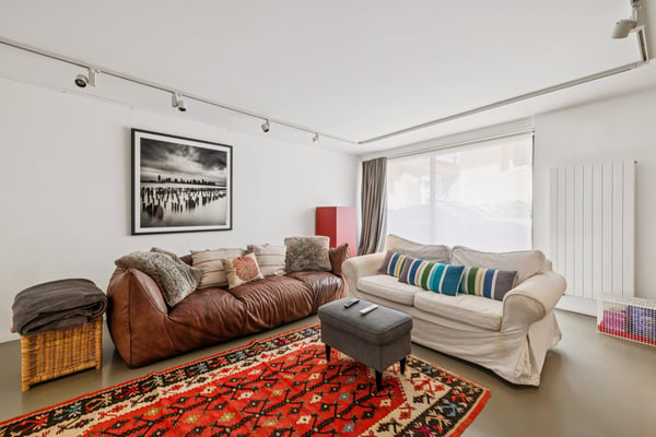 Maison familiale de village rénovée avec soin et piscine 8