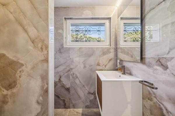 SUPERBE VILLA VUE LAC ET ALPES 12