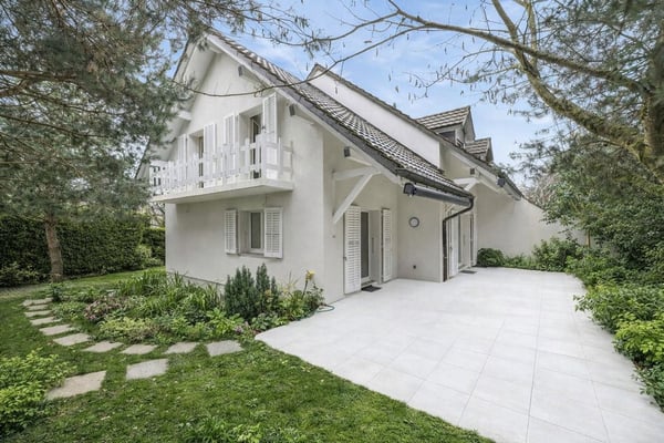 Villa familiale rénovée à Commugny avec studio d'appoint indépendant