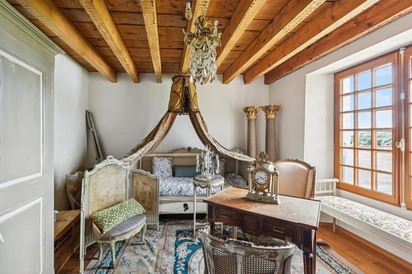 MAISON DE VILLAGE DE CARACTERE RENOVEE 8