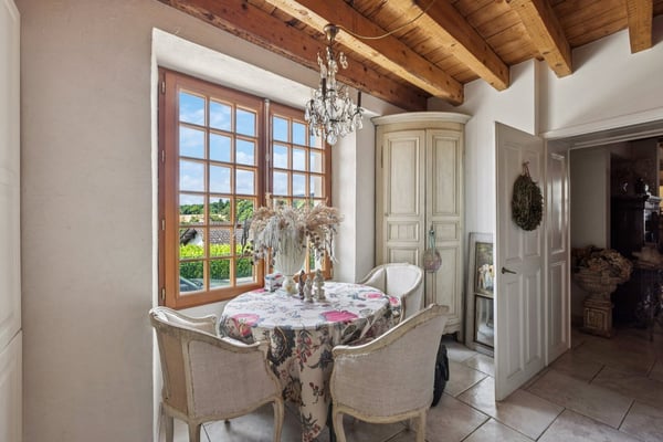 MAISON DE VILLAGE DE CARACTERE RENOVEE 7
