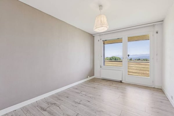 EXCLUSIVITÉ Villa d'exception avec vue lac à deux pas de l'école inte 9