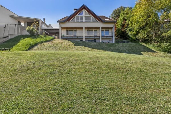 EXCLUSIVITÉ Villa d'exception avec vue lac à deux pas de l'école inte 4
