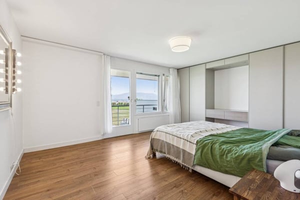 EXCLUSIVITÉ Villa d'exception avec vue lac à deux pas de l'école inte 6