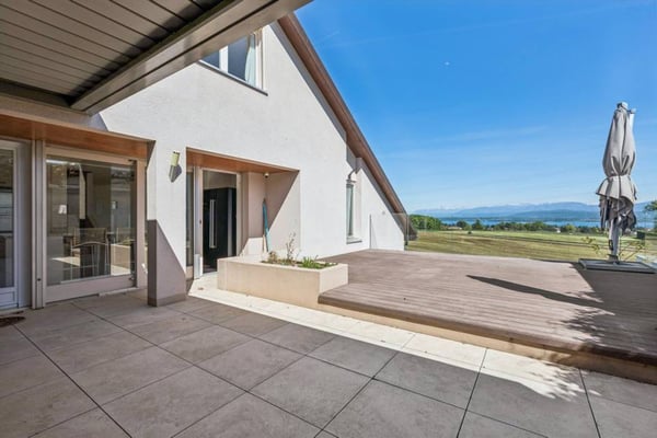 EXCLUSIVITÉ Villa d'exception avec vue lac à deux pas de l'école inte 11