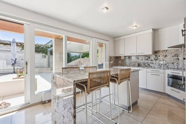 EXCLUSIVITÉ Villa d'exception avec vue lac à deux pas de l'école inte 3