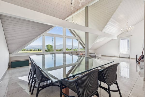 EXCLUSIVITÉ Villa d'exception avec vue lac à deux pas de l'école inte 2