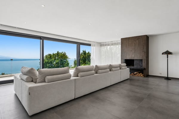 VILLA PANORAMIQUE D EXCEPTION AVEC PISCINE DOMINANT LE LAC 13
