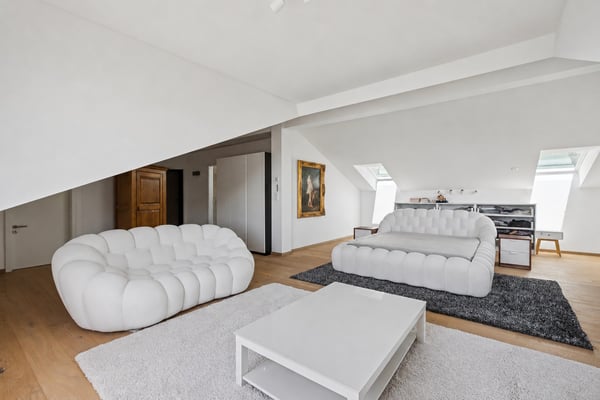 VILLA PANORAMIQUE D EXCEPTION AVEC PISCINE DOMINANT LE LAC 7