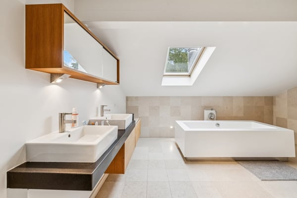 SUPERBE DUPLEX DE STANDING AVEC PANORAMA D EXCEPTION SUR LE LAC 7