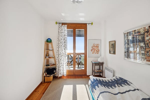 MAISON AVEC PISCINE AU COEUR D'UN CADRE BUCOLIQUE, AVEC VUE SUR LE LAC 13