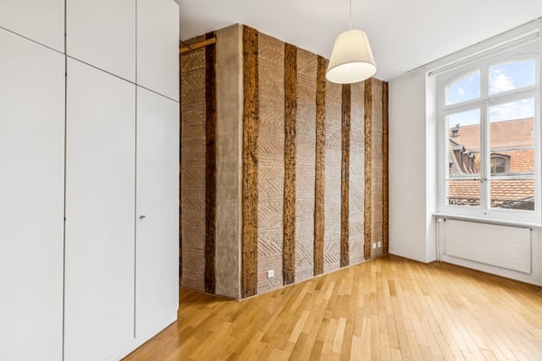 RARE - TRES BEL APPARTEMENT DE CHARME AU COEUR DE LA VIEILLE-VILLE 12