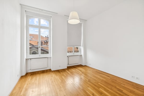 RARE - TRES BEL APPARTEMENT DE CHARME AU COEUR DE LA VIEILLE-VILLE 13