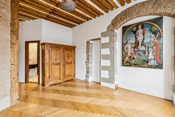 RARE - TRES BEL APPARTEMENT DE CHARME AU COEUR DE LA VIEILLE-VILLE 10