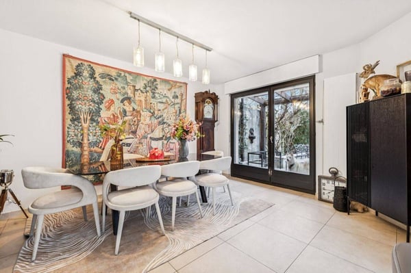 Élégante maison jumelée, cadre verdoyant à Corsier 5