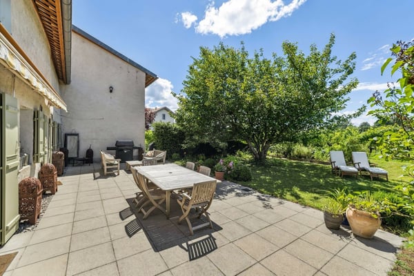 Magnifique maison avec cachet au coeur de Jussy 7