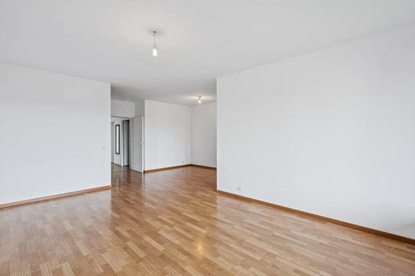 EXCLUSIVITE - Bel appartement de 5 pièces en étage élevé 5
