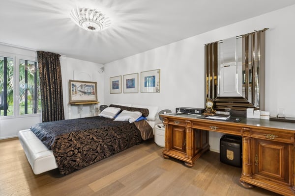 Villa contemporaine dans un cadre privilégié 7