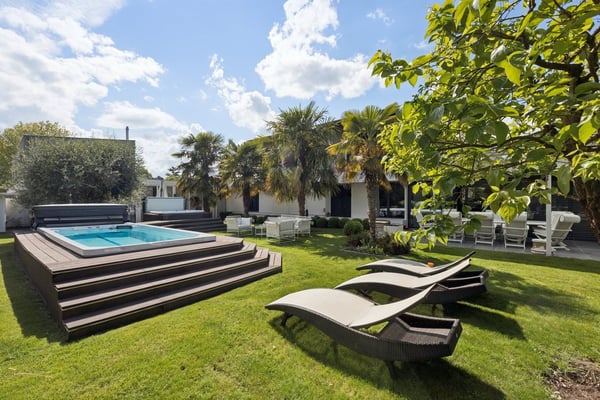 Villa contemporaine dans un cadre privilégié 1
