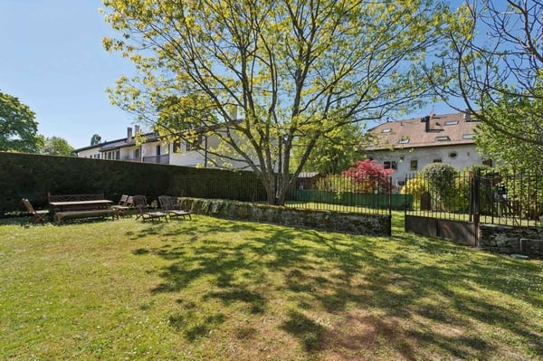 UNIQUE - Appartement de charme en duplex avec jardin privatif 1