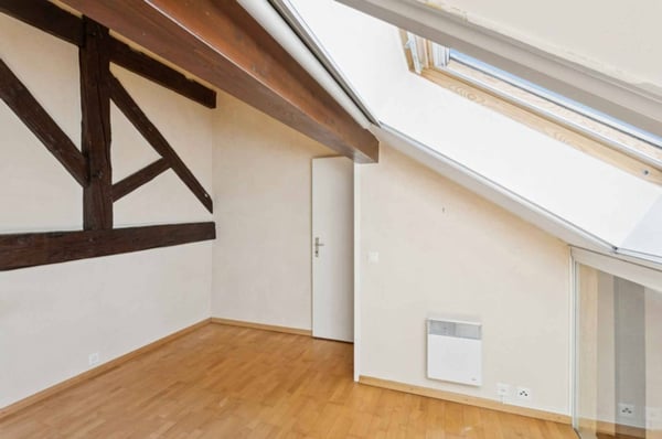 UNIQUE - Appartement de charme en duplex avec jardin privatif 7