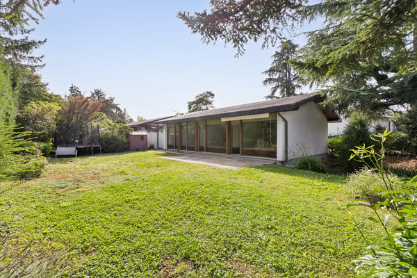 Villa de plain-pied avec jardin à rénover 6