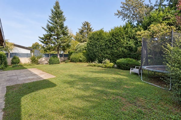 Villa de plain-pied avec jardin à rénover 9