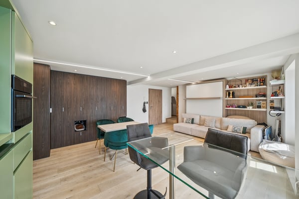 Immeuble d'habitation entièrement rénové avec vue lac 9