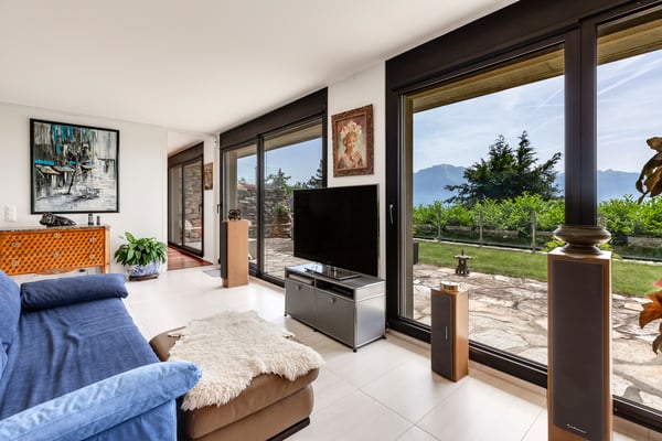 Superbe villa contemporaine avec vue à 180° sur le lac et les Alpes 8