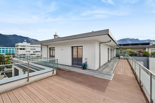 Splendide attique avec vaste terrasse et vue sur le Lac 9
