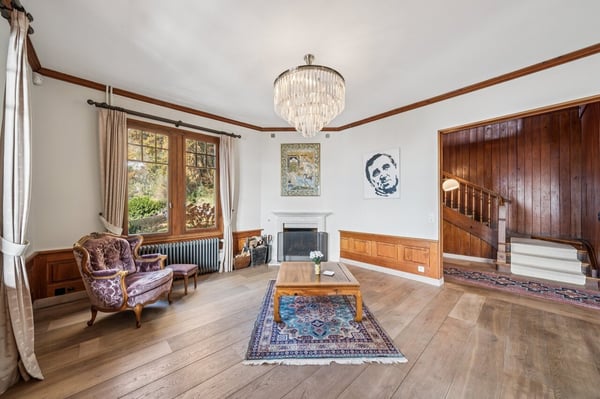 Unique, authentique Chalet, caractère incontestable et vue imprenable 8