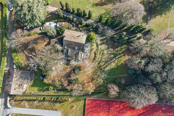 Propriété de caractère nichée en plein coeur de la verdure 12