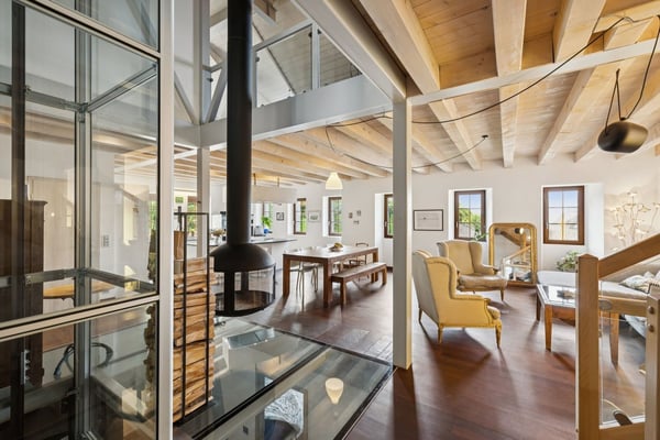 Villa unique dans son style avec espaces, grands volumes et vue lac 2
