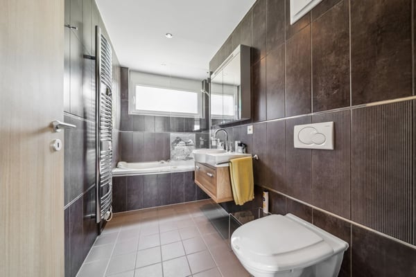Appartement de 5.5 pièces avec vue lac et sauna privatif 9